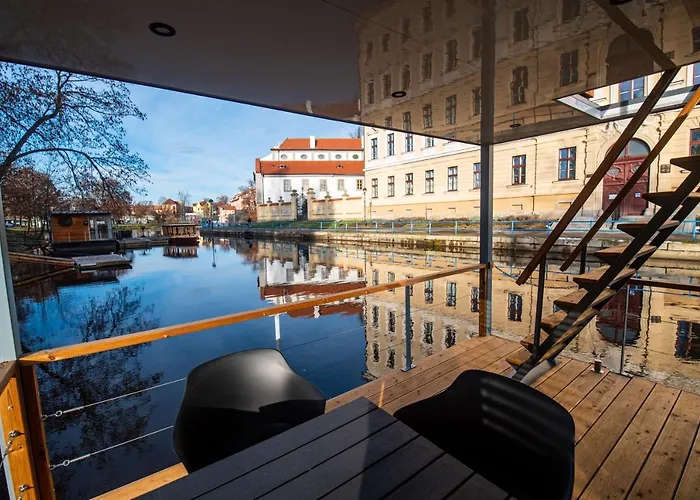 Rezidence Malse - Unikatni Na Vode Apartment *